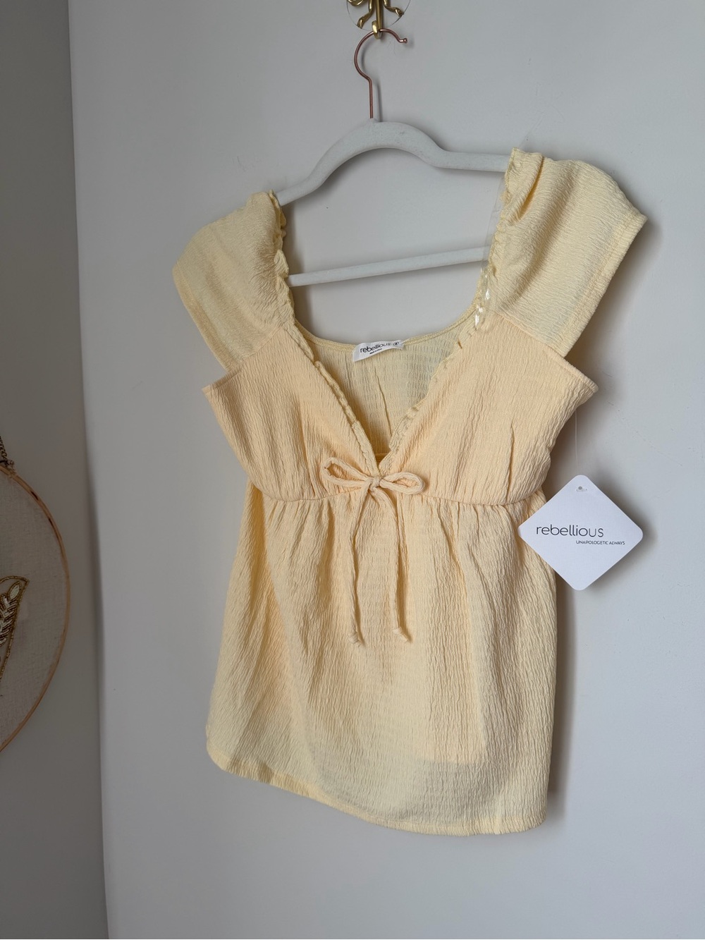 Yellow babydoll tie front short sleeve top